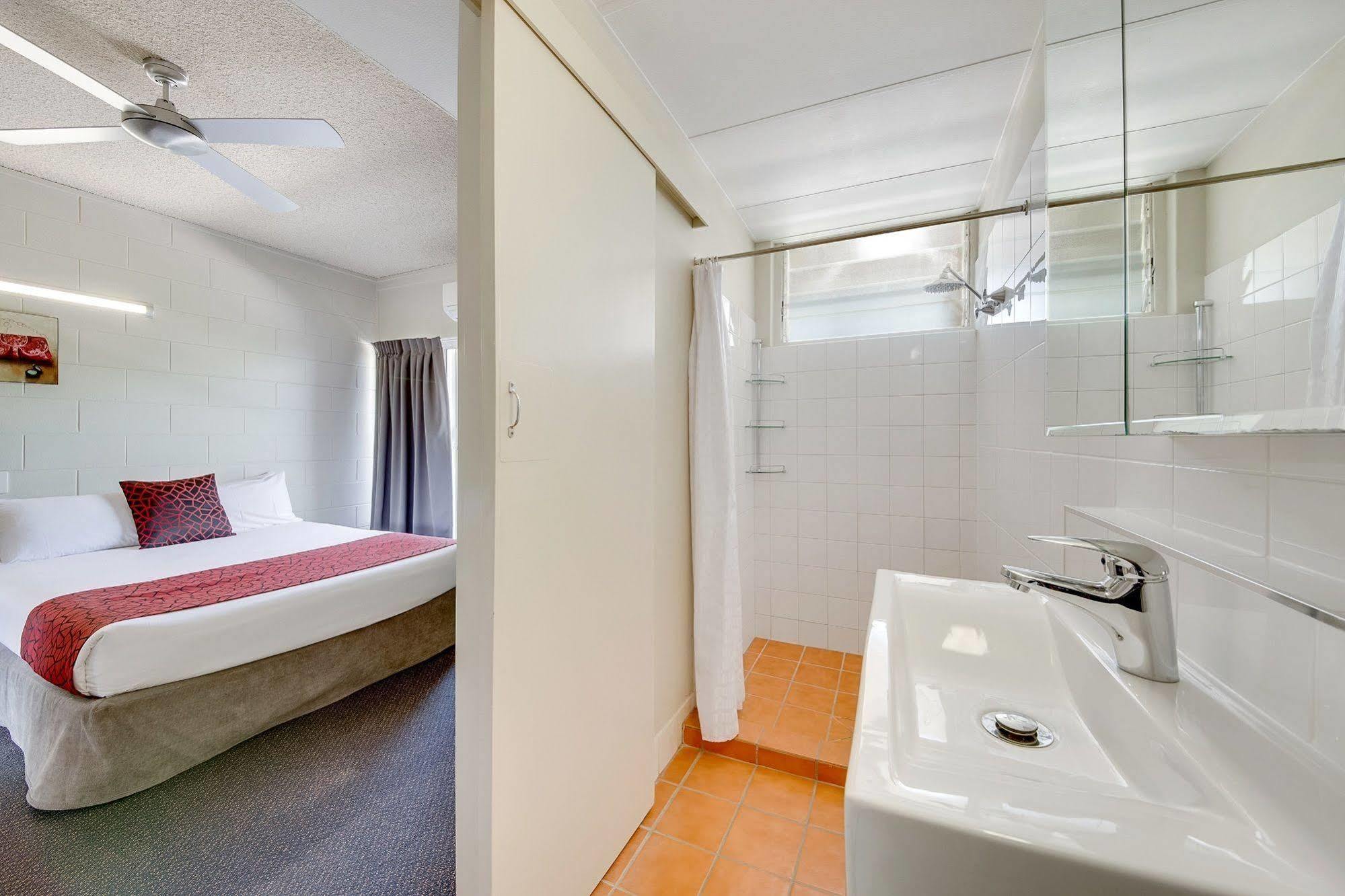 Camelot Motel Gladstone Esterno foto